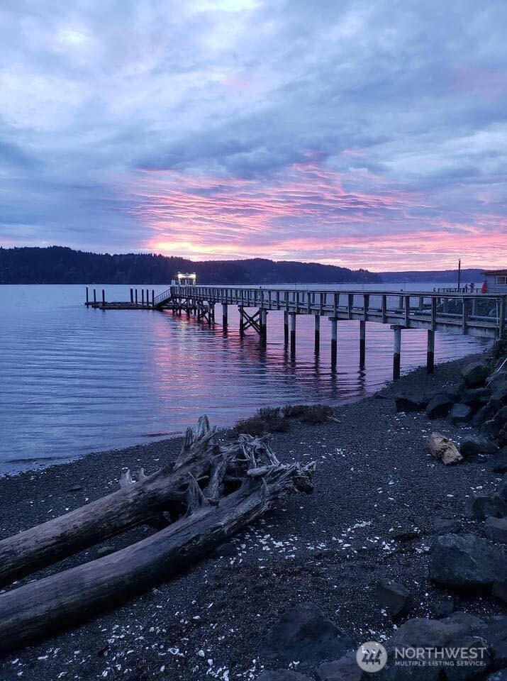 1220 N Cod Place , Hoodsport, WA 98548