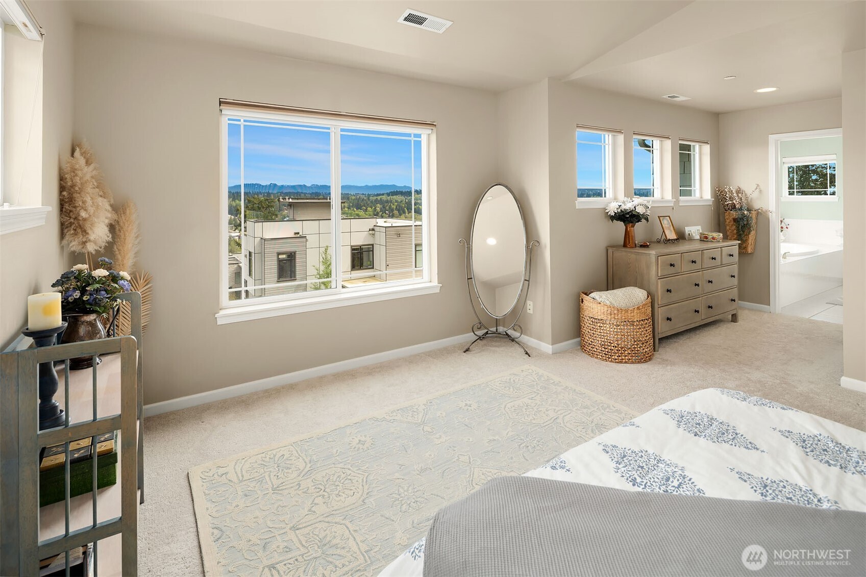 11919 89th Place NE, Kirkland, WA 98034