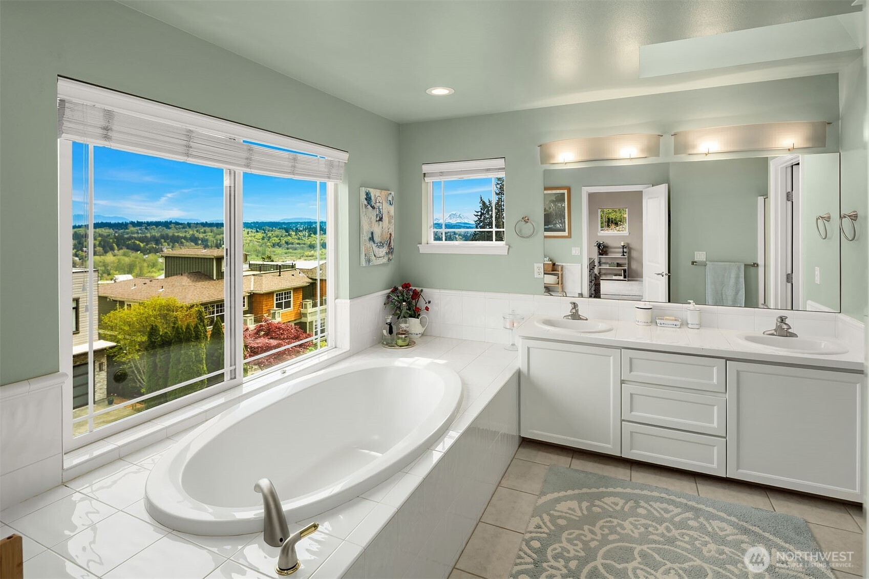 11919 89th Place NE, Kirkland, WA 98034