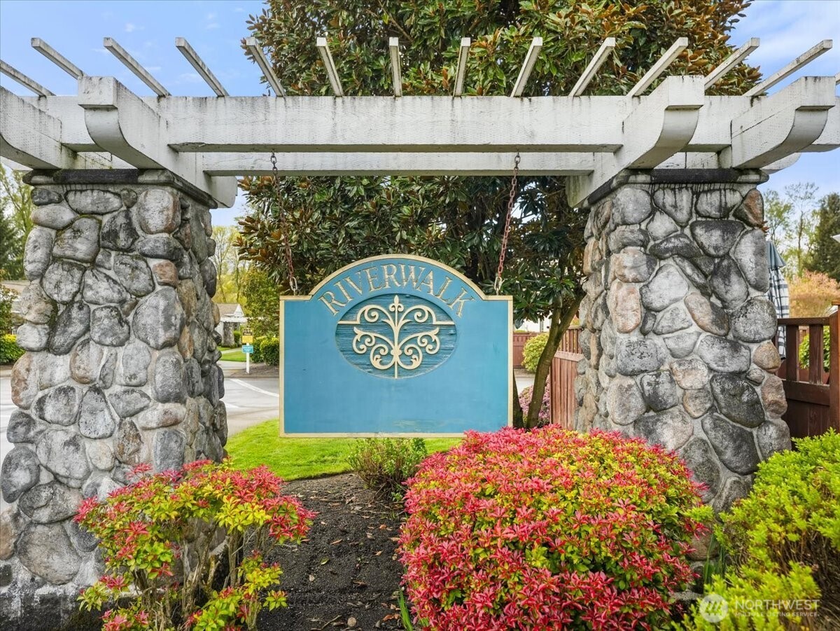 7402 143rd Avenue Ct E, Sumner, WA 98390