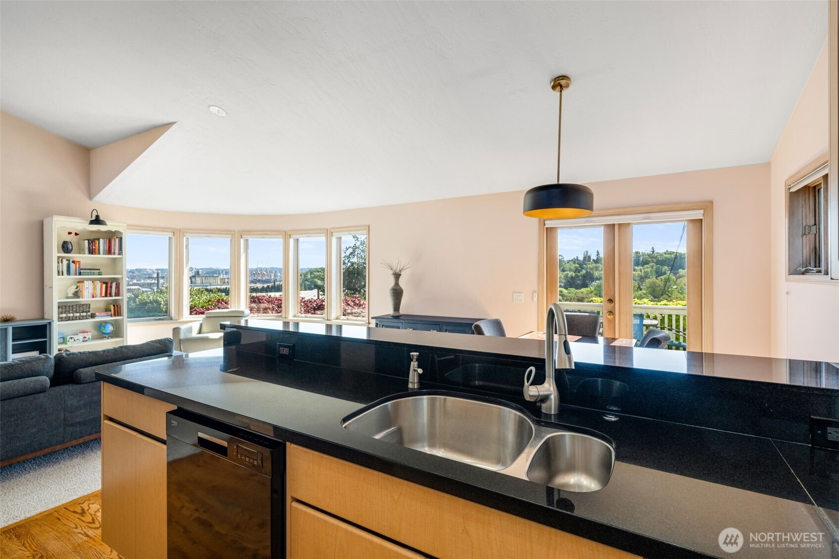 4014 32nd Avenue SW, Seattle, WA 98126