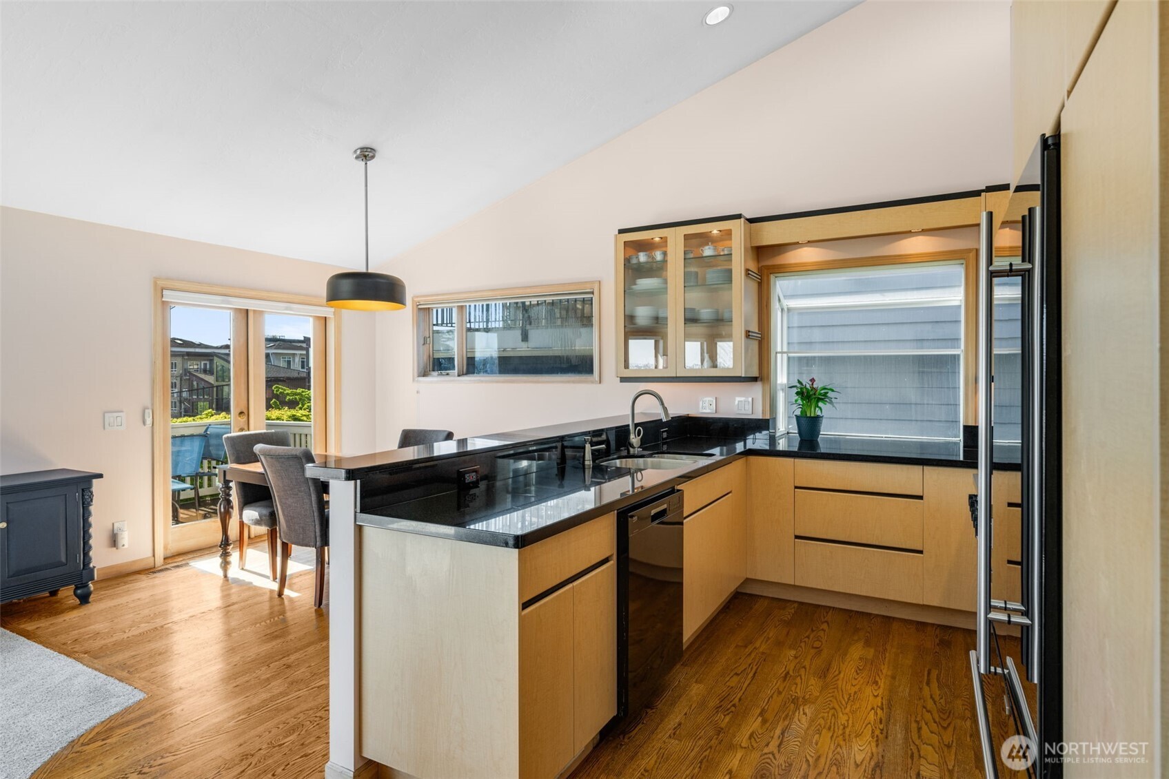 4014 32nd Avenue SW, Seattle, WA 98126