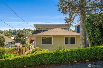 4014 32nd Avenue SW, Seattle, WA 98126 - Photo 2