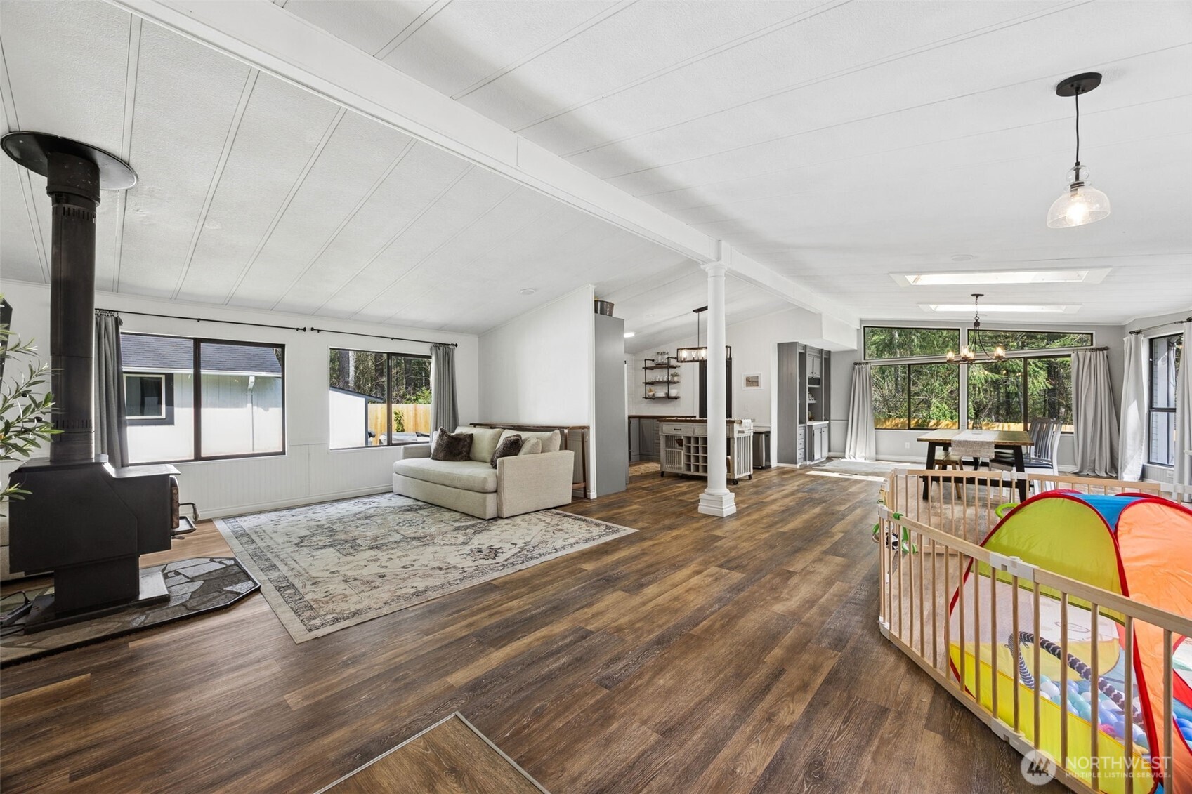 30428 Cumberland Kanaskat Road SE, Ravensdale, WA 98051
