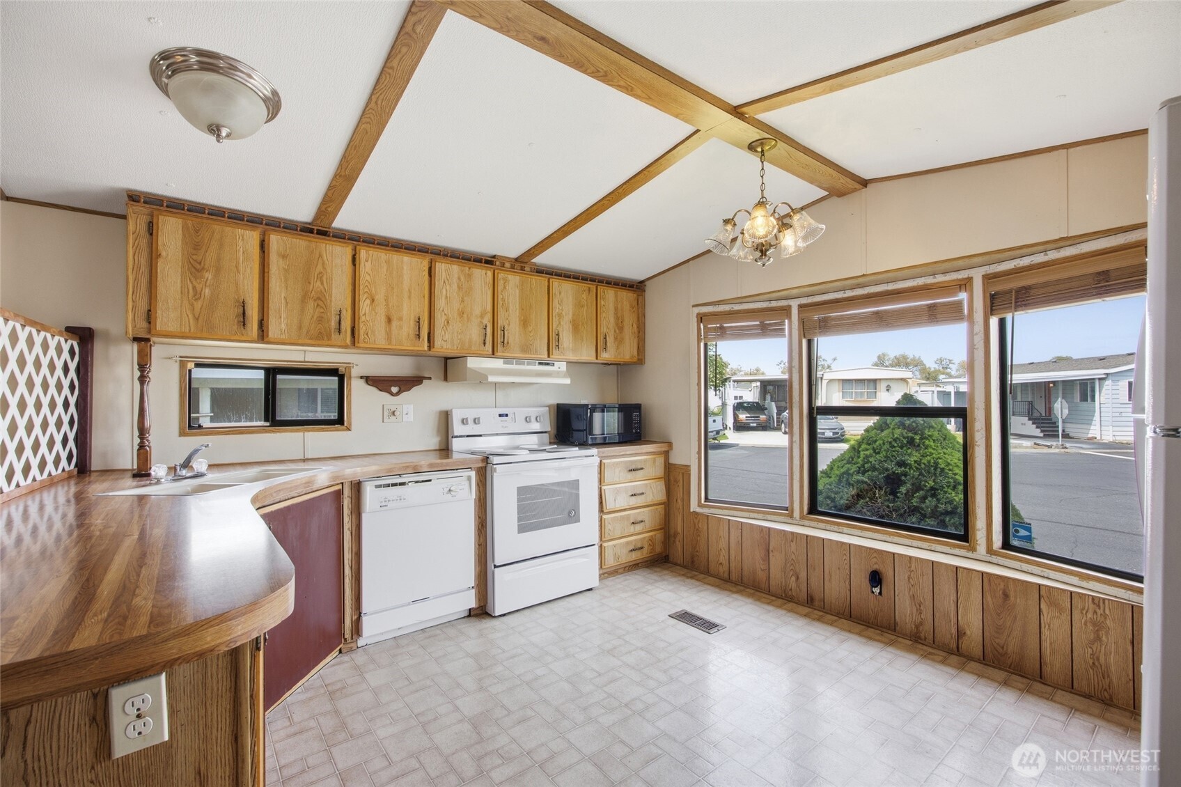2240 W Broadway Avenue #101, Moses Lake, WA 98837