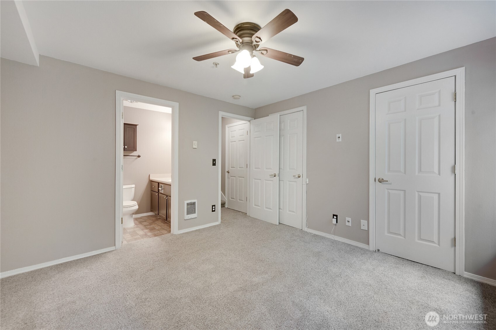 4719 NW Walgren Drive #D-101, Silverdale, WA 98383