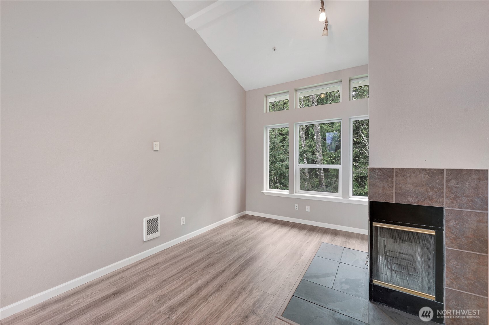 4719 NW Walgren Drive #D-101, Silverdale, WA 98383