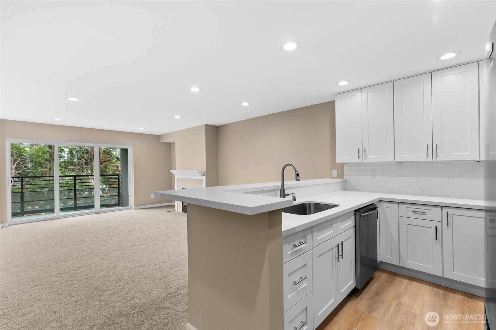 2000 W Barrett Street #202, Seattle, WA 98199