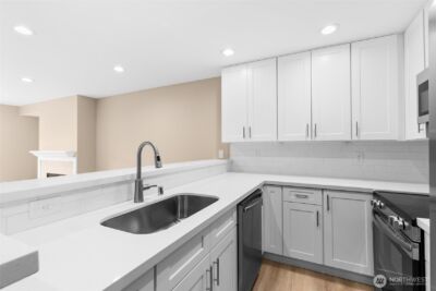 2000 W Barrett Street #202, Seattle, WA 98199 - Photo 12