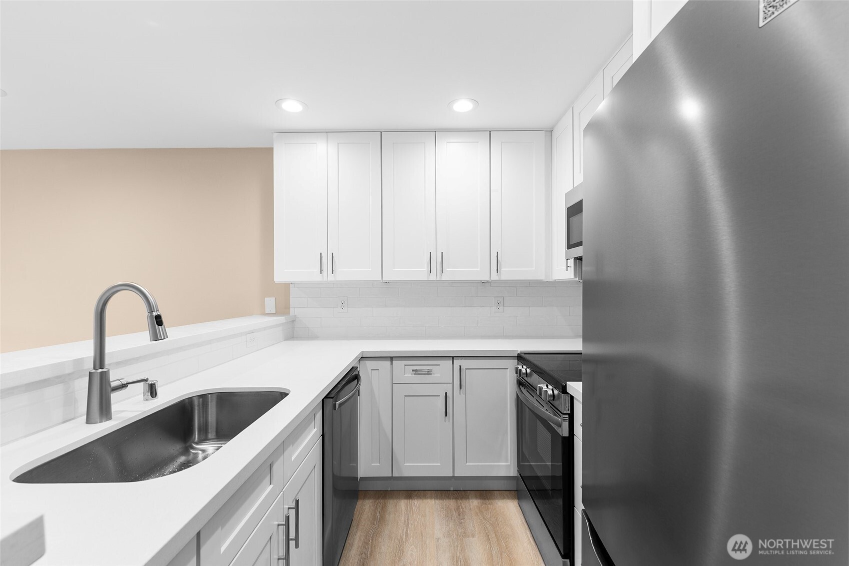 2000 W Barrett Street #202, Seattle, WA 98199