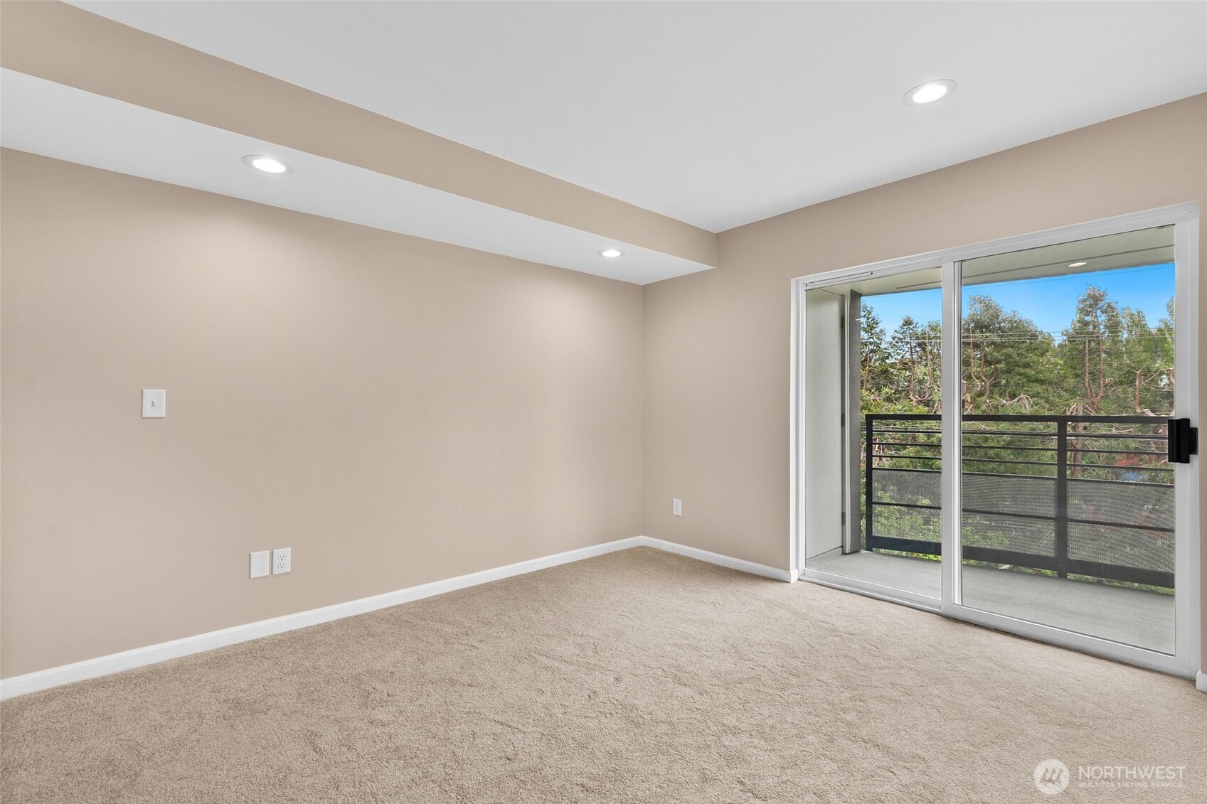2000 W Barrett Street #202, Seattle, WA 98199