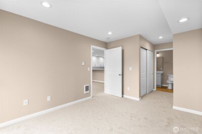 2000 W Barrett Street #202, Seattle, WA 98199 - Photo 16