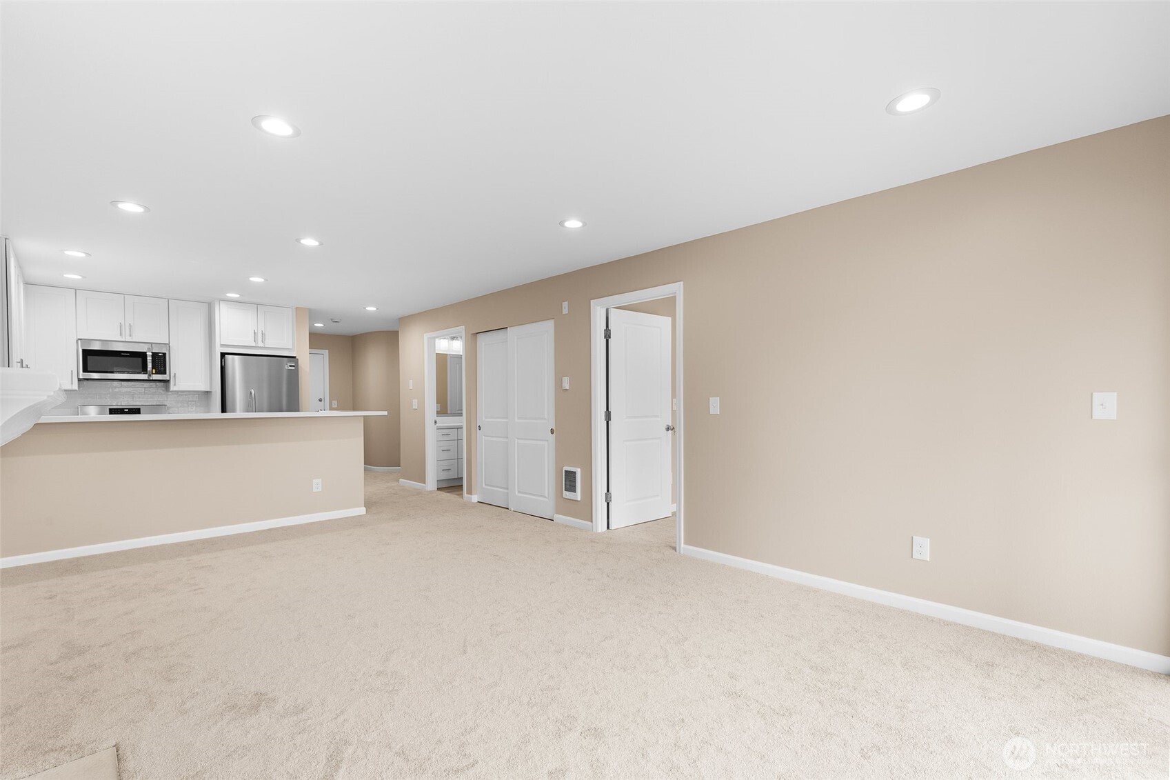 2000 W Barrett Street #202, Seattle, WA 98199