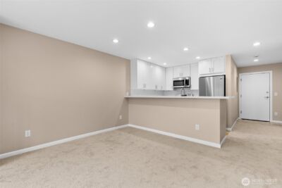 2000 W Barrett Street #202, Seattle, WA 98199 - Photo 9