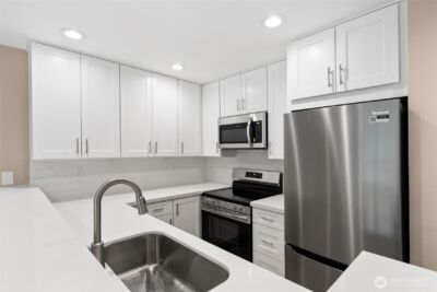 2000 W Barrett Street #202, Seattle, WA 98199 - Photo 10