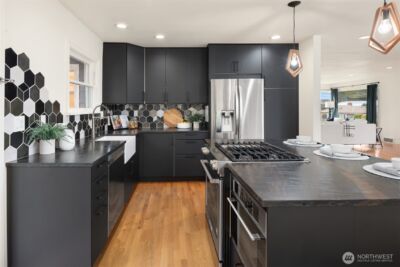 10945 Forest Avenue S, Seattle, WA 98178 - Photo 11