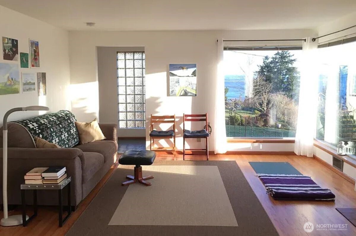 4115 48th Avenue S, Seattle, WA 98118