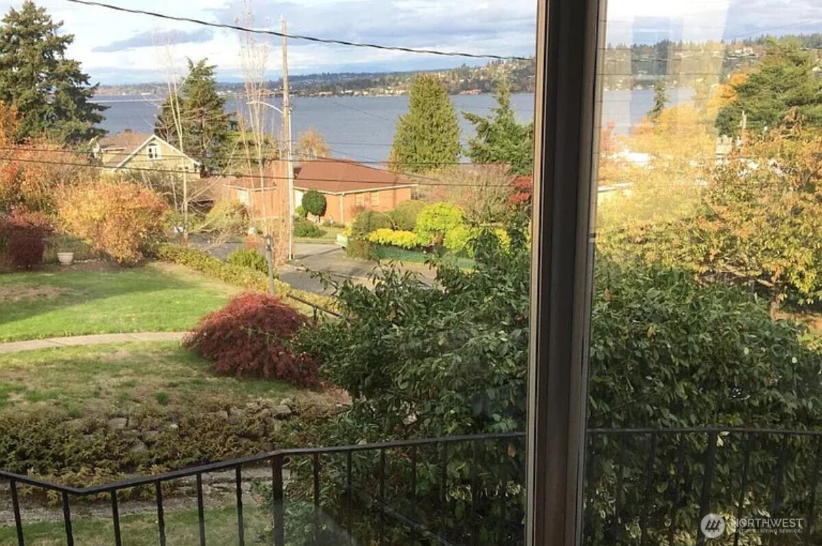 4115 48th Avenue S, Seattle, WA 98118