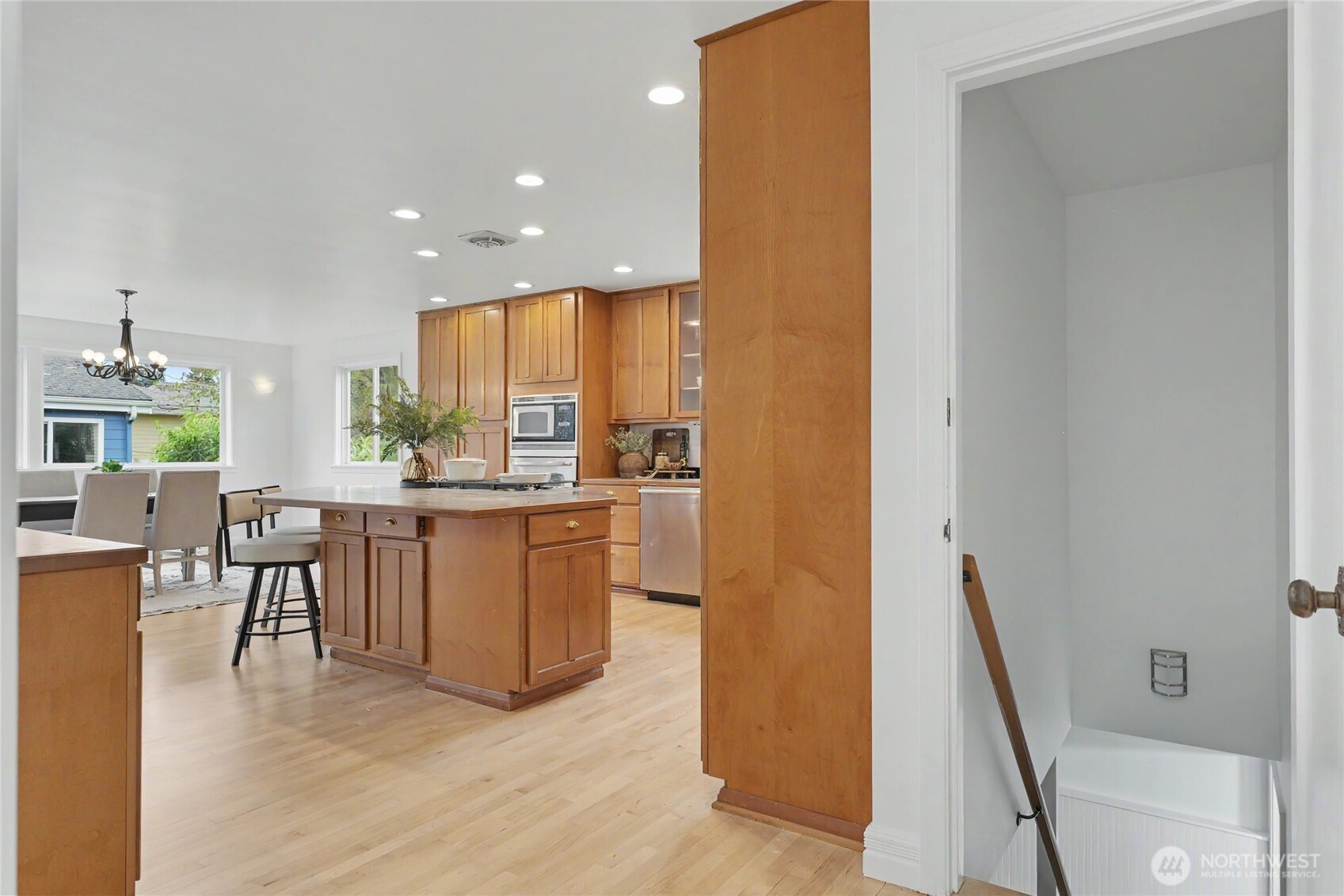 7537 21st Avenue NE, Seattle, WA 98115