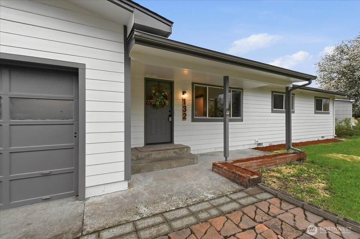 132 Green Acres Drive , Castle Rock, WA 98611