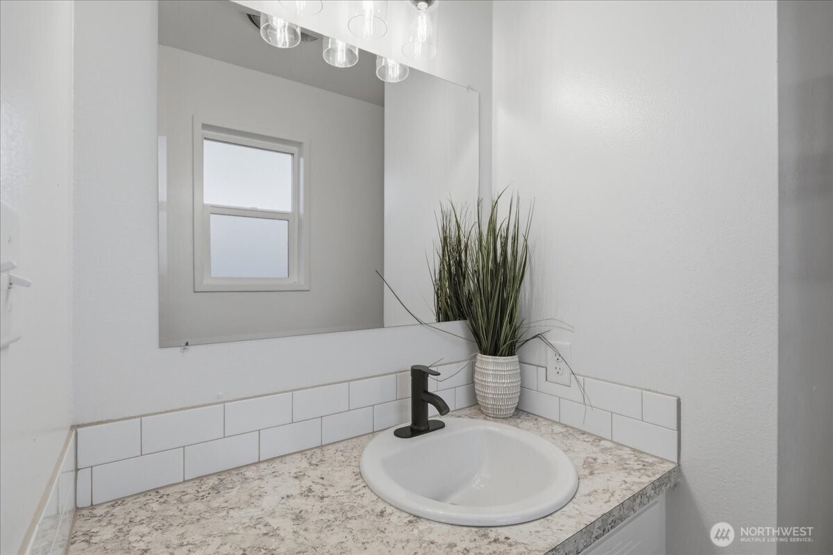 132 Green Acres Drive , Castle Rock, WA 98611