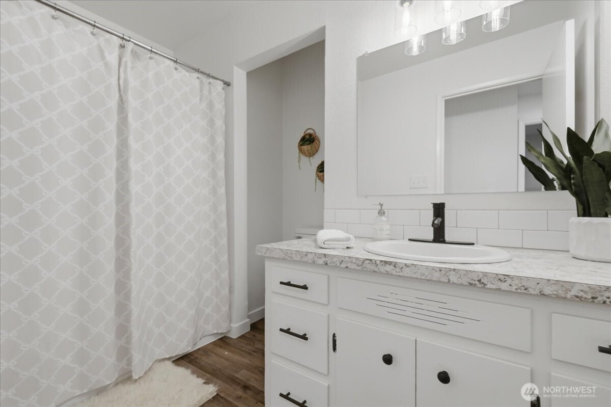 132 Green Acres Drive , Castle Rock, WA 98611