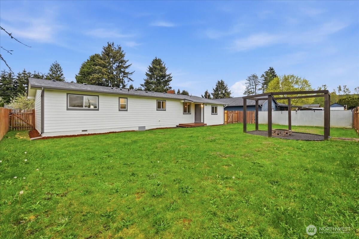 132 Green Acres Drive , Castle Rock, WA 98611