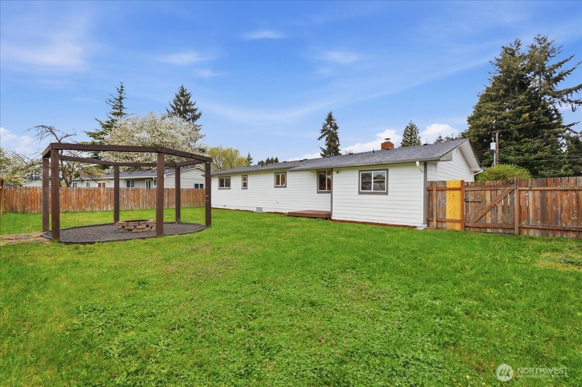 132 Green Acres Drive , Castle Rock, WA 98611