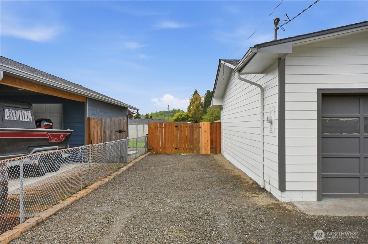 132 Green Acres Drive , Castle Rock, WA 98611