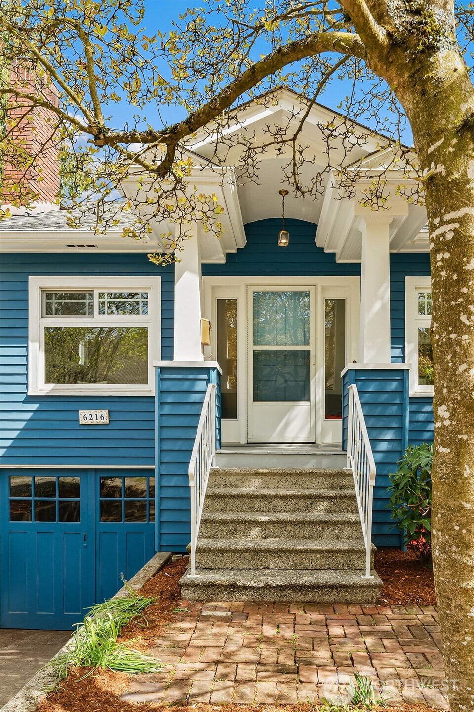 6216 33rd Avenue NE, Seattle, WA 98115