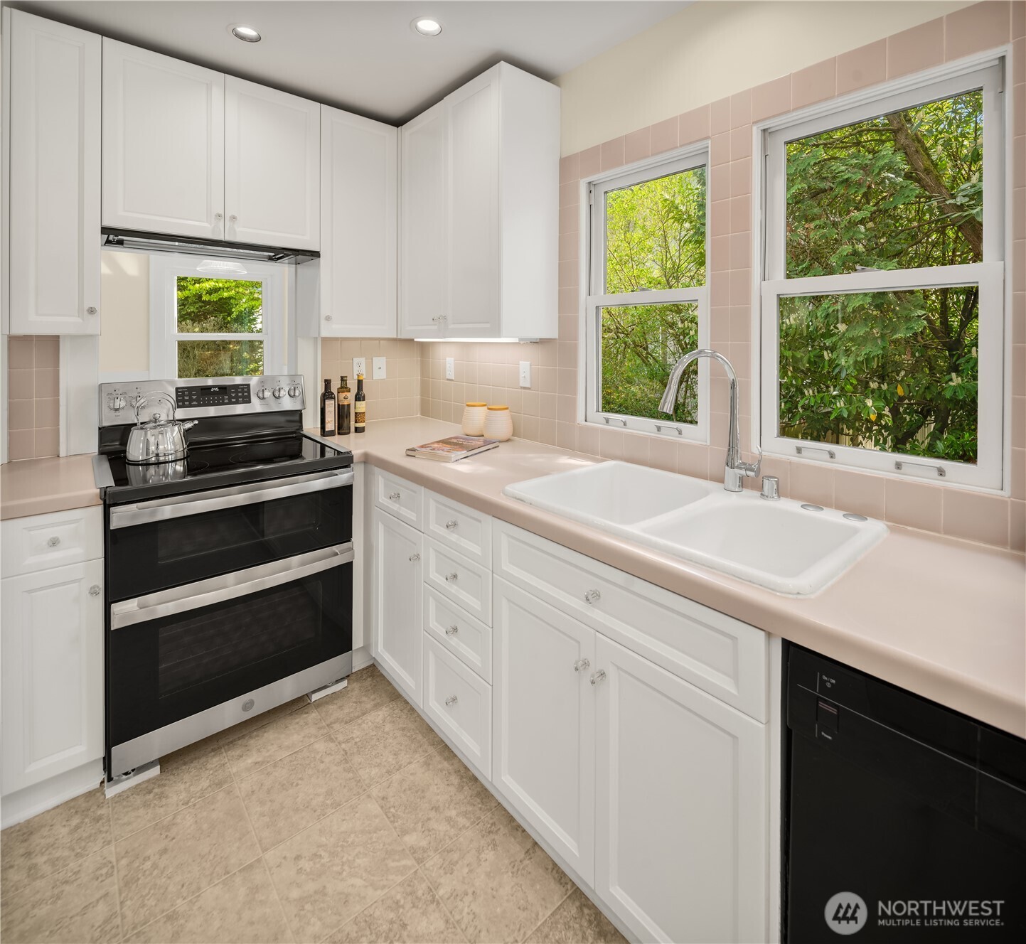 6216 33rd Avenue NE, Seattle, WA 98115