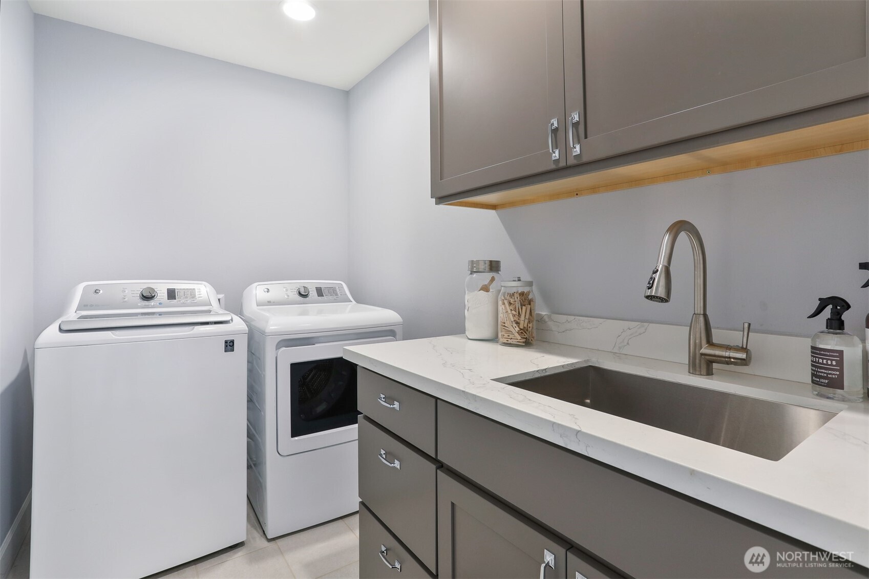 8050 29th Avenue NW, Seattle, WA 98117