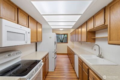1602 NE 140th Street #N2, Seattle, WA 98125 - Photo 17