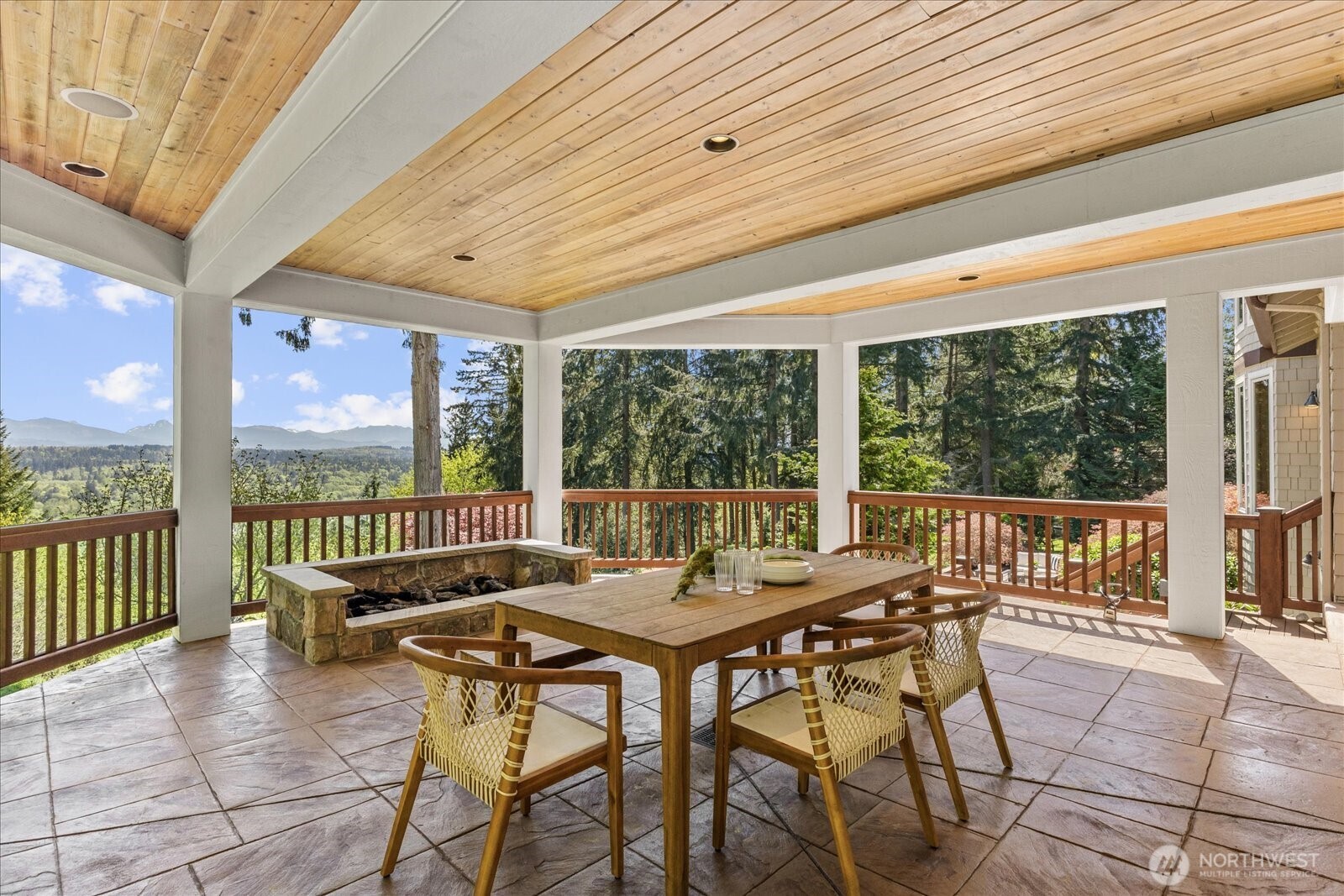 13748 242nd Avenue NE, Woodinville, WA 98077