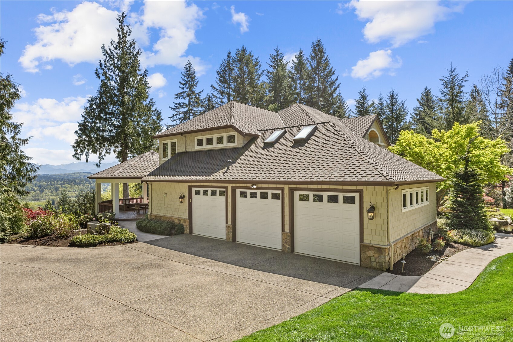 13748 242nd Avenue NE, Woodinville, WA 98077