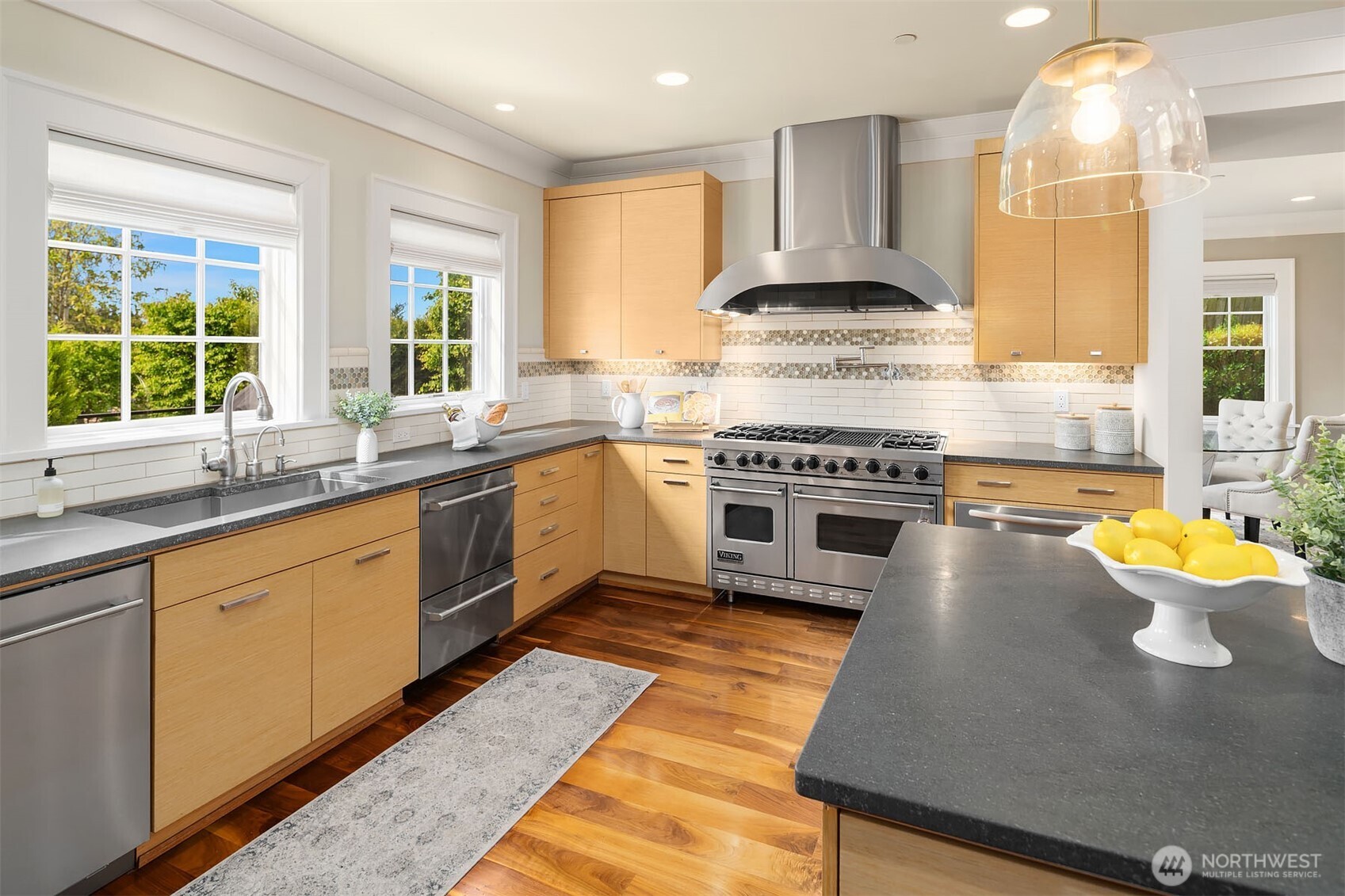 8910 NE 33rd Street , Yarrow Point, WA 98004