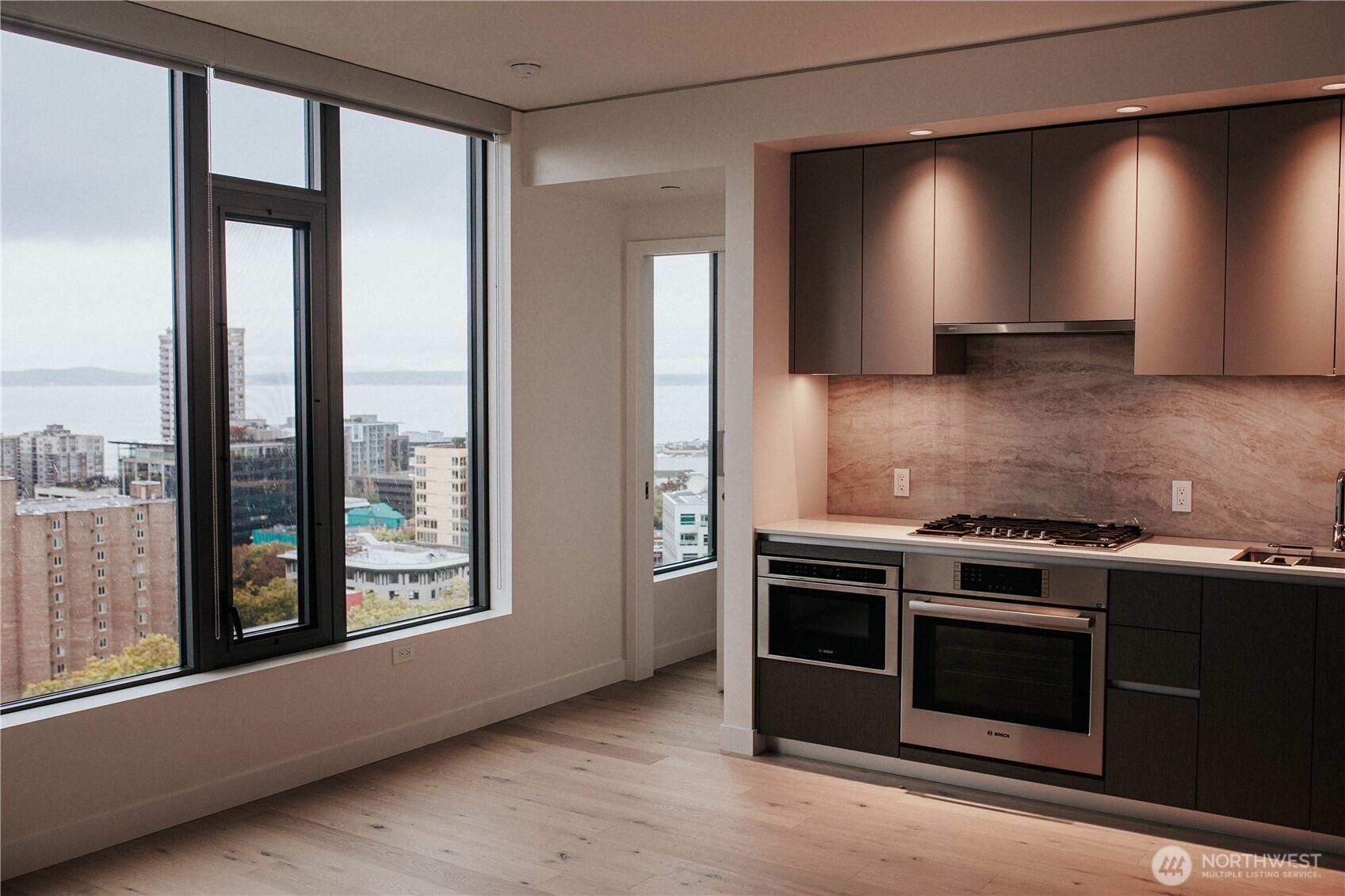 2510 6th Ave #2007, Seattle, WA 98121