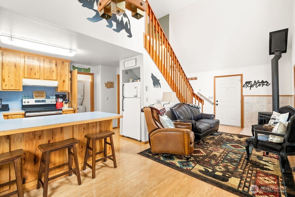 411 N Mt Seattle Way , Hoodsport, WA 98548