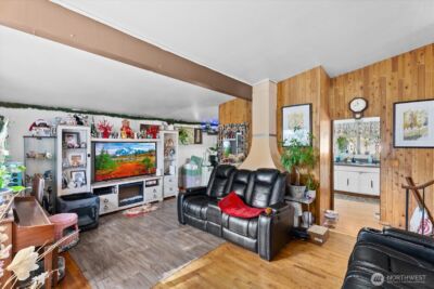 14347 Ashworth Avenue N, Seattle, WA 98133 - Photo 2