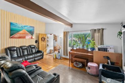 14347 Ashworth Avenue N, Seattle, WA 98133 - Photo 3