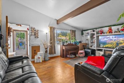 14347 Ashworth Avenue N, Seattle, WA 98133 - Photo 4