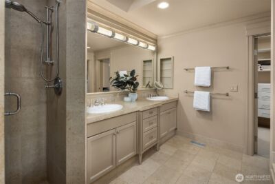 232 Overlake Drive E, Medina, WA 98039 - Photo 22