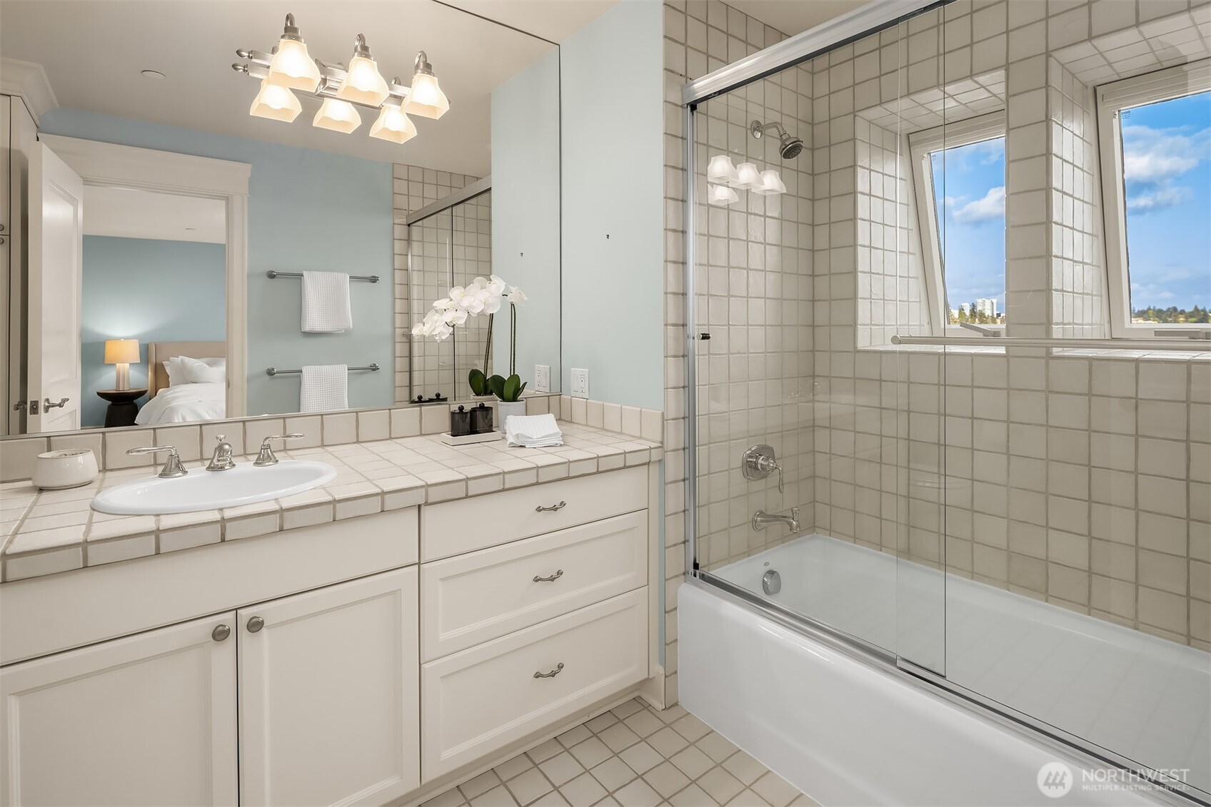 232 Overlake Drive E, Medina, WA 98039