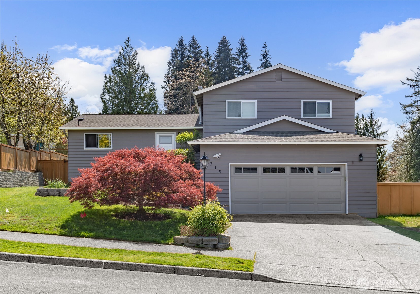 2713 NE 23rd Place , Renton, WA 98056