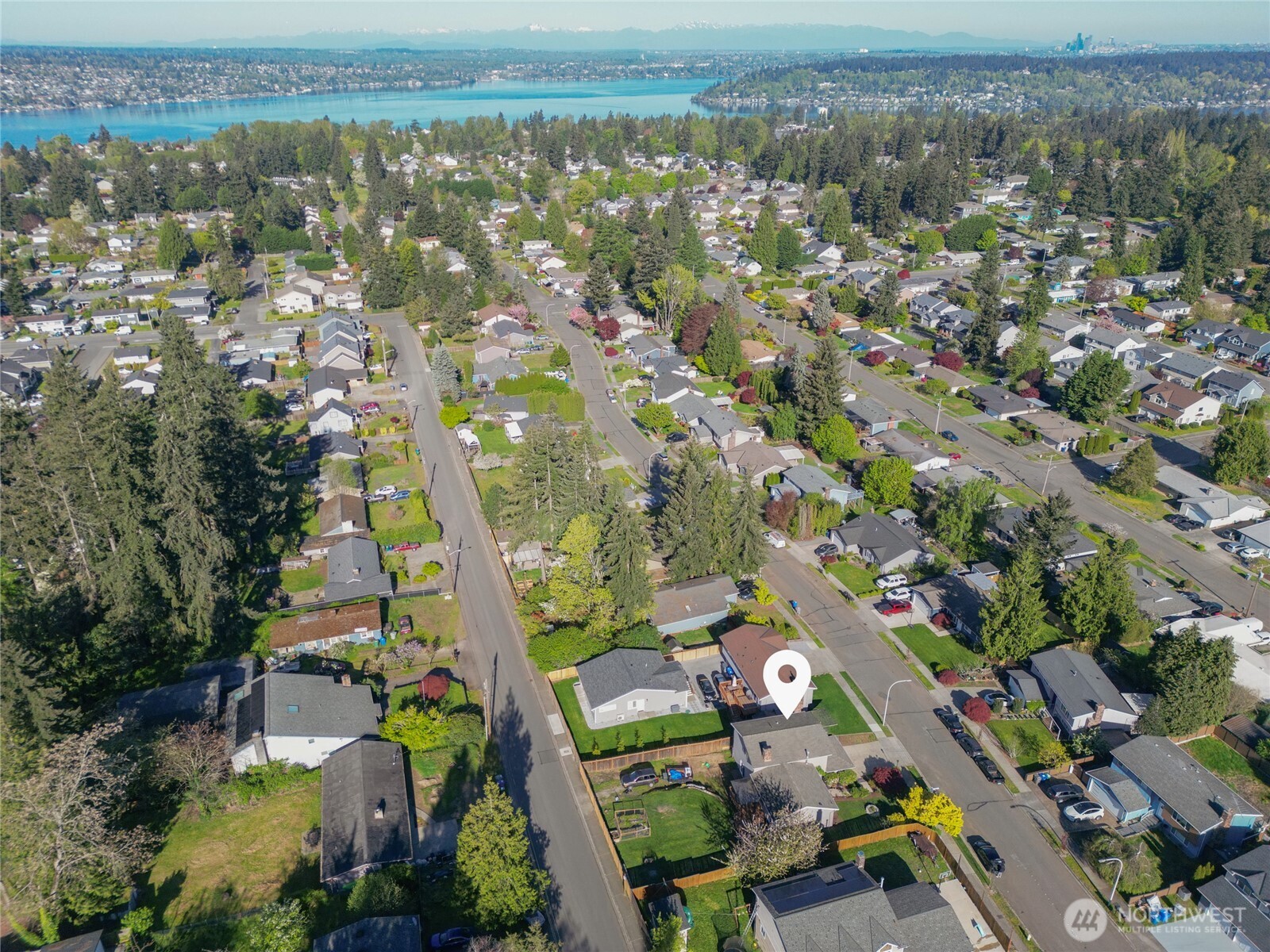 2713 NE 23rd Place , Renton, WA 98056