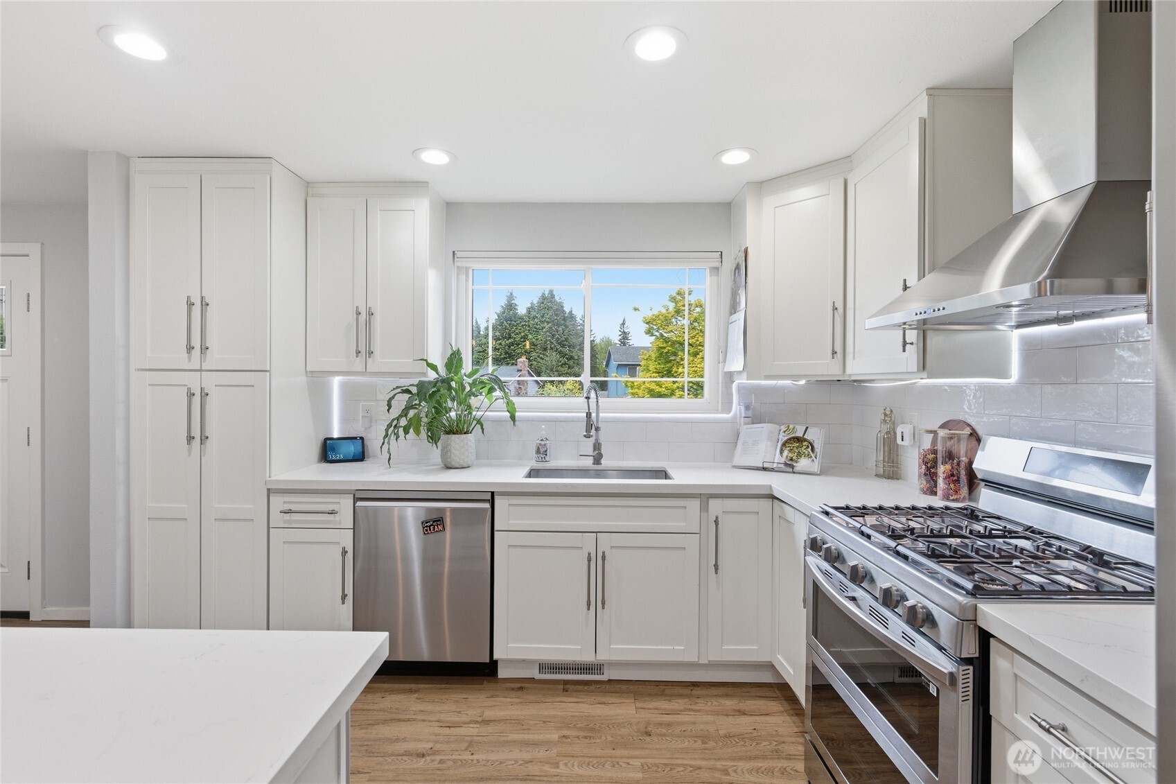 2713 NE 23rd Place , Renton, WA 98056