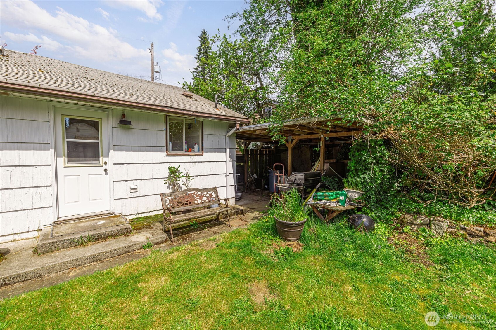 1305 N 171st Street , Shoreline, WA 98133