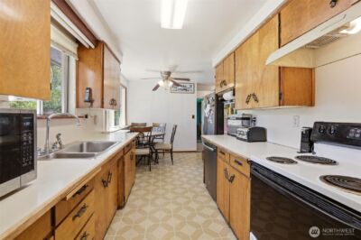 1305 N 171st Street , Shoreline, WA 98133 - Photo 9