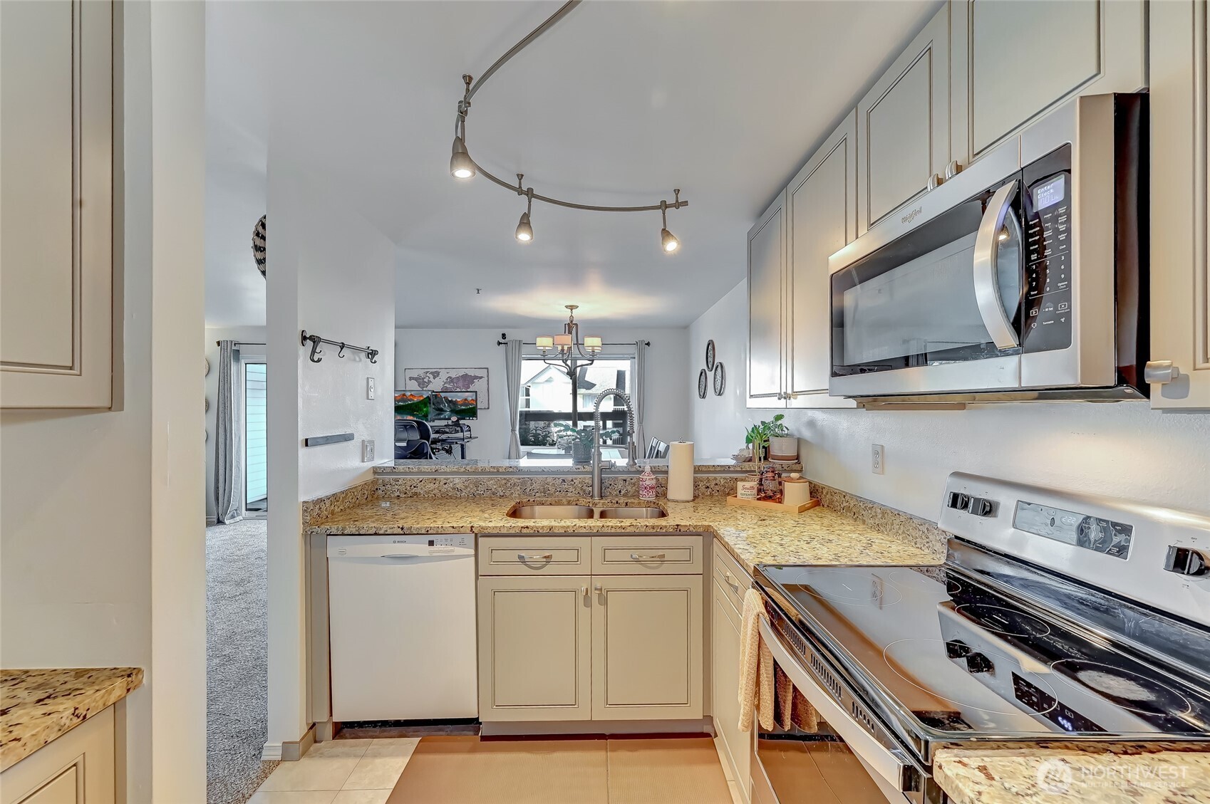 5000 Lake Washington Boulevard NE #F-105, Renton, WA 98056