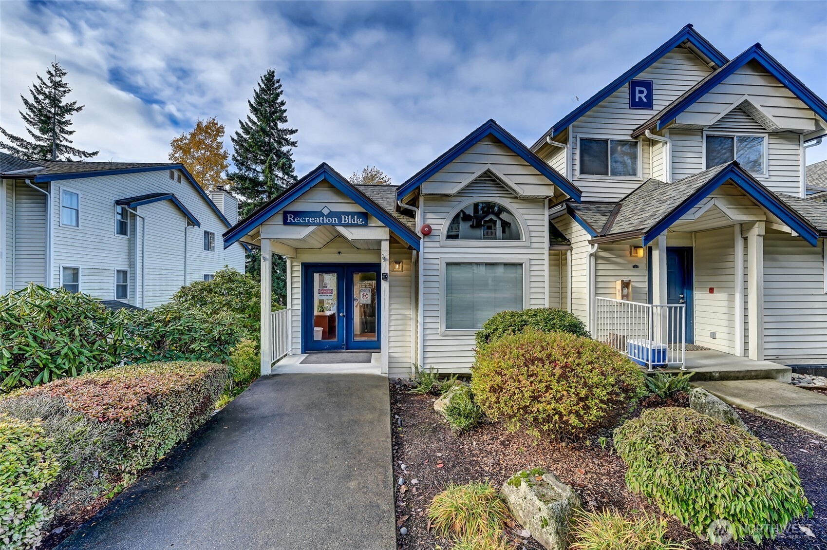 5000 Lake Washington Boulevard NE #F-105, Renton, WA 98056